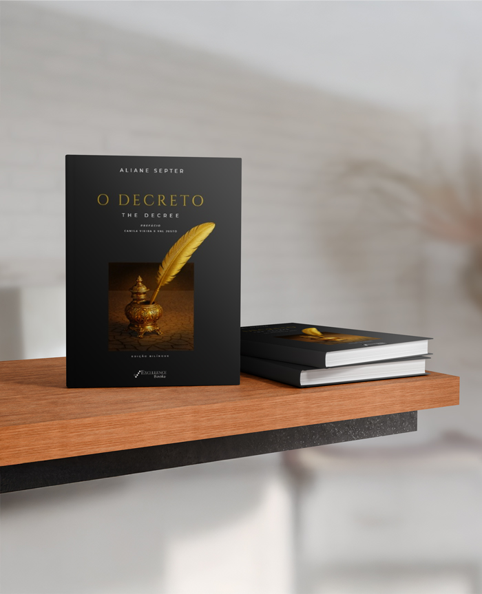 Livro O Decreto, de Aliane Septer, em edição bilíngue, sobre uma prateleira